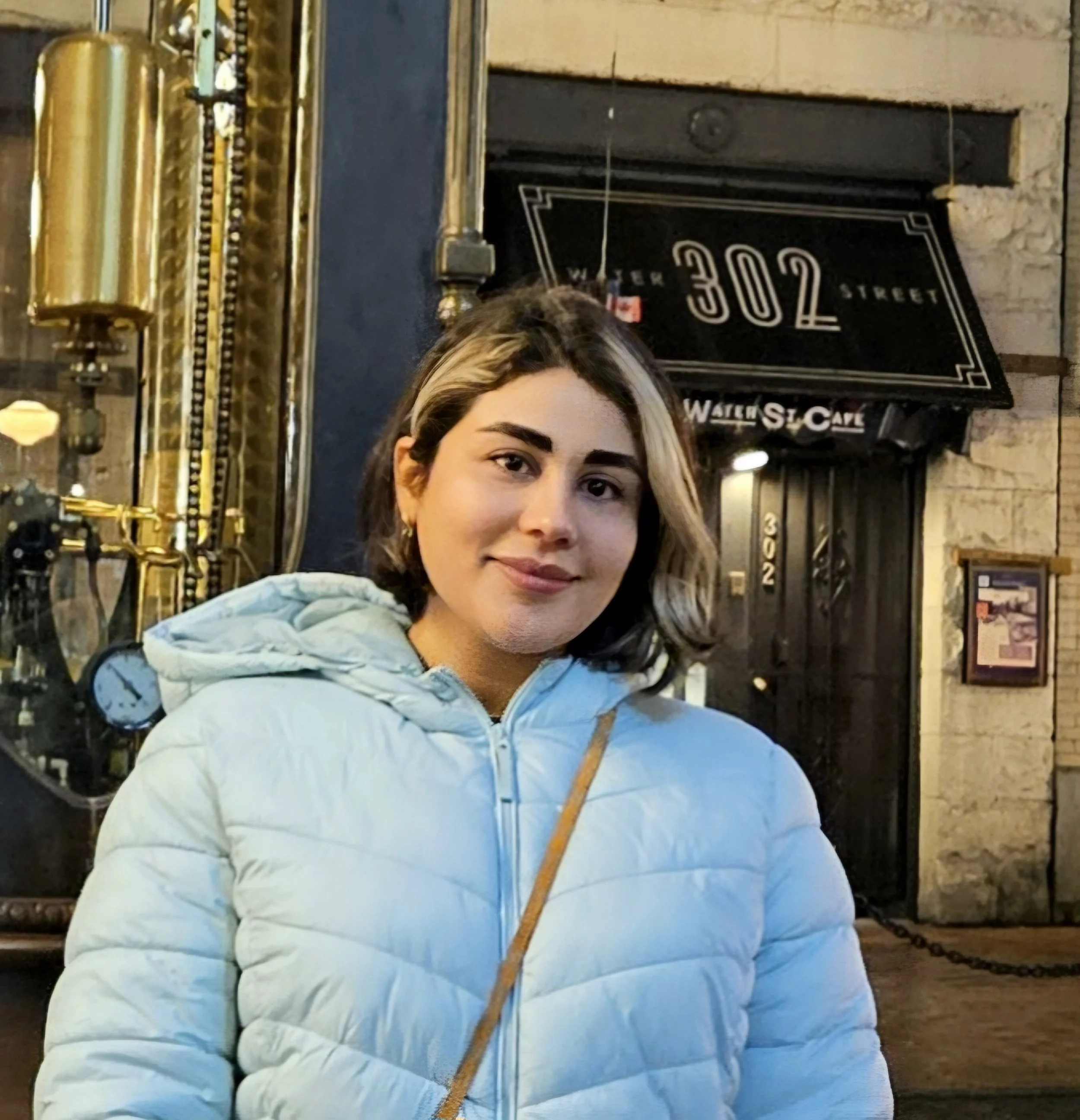 Ava Radnia